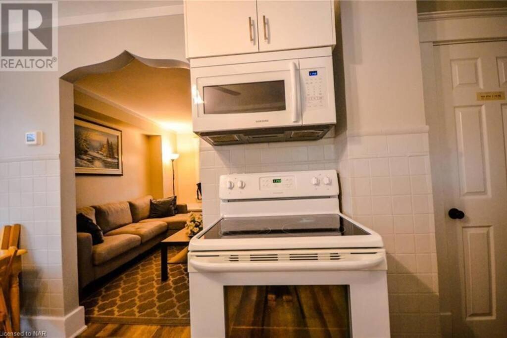 Cozy 3 Bedroom Downtown Cottage With Complimentary Breakfast Delivered Daily To The Rental Niagara-Fälle Exterior foto