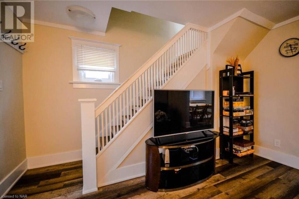 Cozy 3 Bedroom Downtown Cottage With Complimentary Breakfast Delivered Daily To The Rental Niagara-Fälle Exterior foto