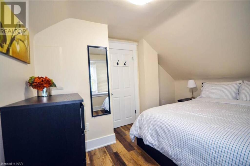 Cozy 3 Bedroom Downtown Cottage With Complimentary Breakfast Delivered Daily To The Rental Niagara-Fälle Exterior foto