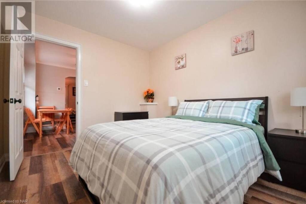 Cozy 3 Bedroom Downtown Cottage With Complimentary Breakfast Delivered Daily To The Rental Niagara-Fälle Exterior foto